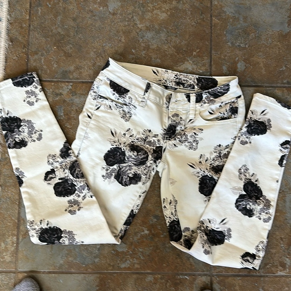 American Eagle Pants Size 0 Floral Print white